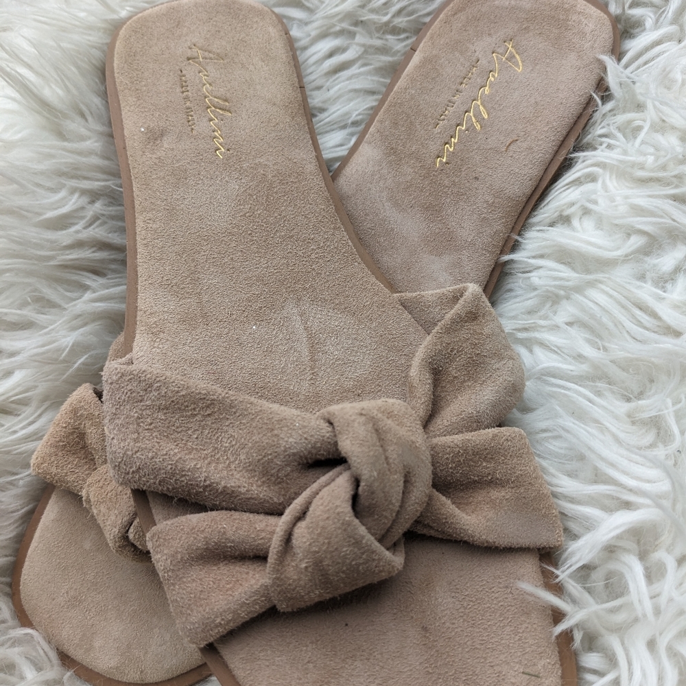 NWOT Women's Avellini Made in Italy Suede Sandals Size 11/41